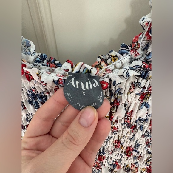 Arula Floral Smocked Tank Top Size X - Picture 2 of 6